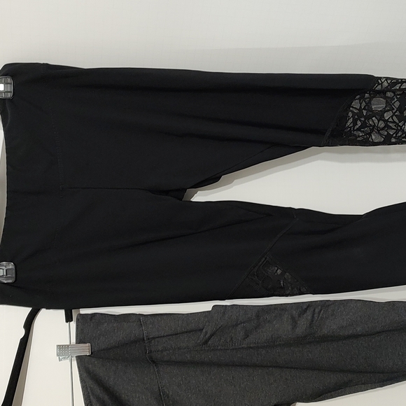 2 pair Exercise Leggings in Bundle sz Large - Picture 3 of 8